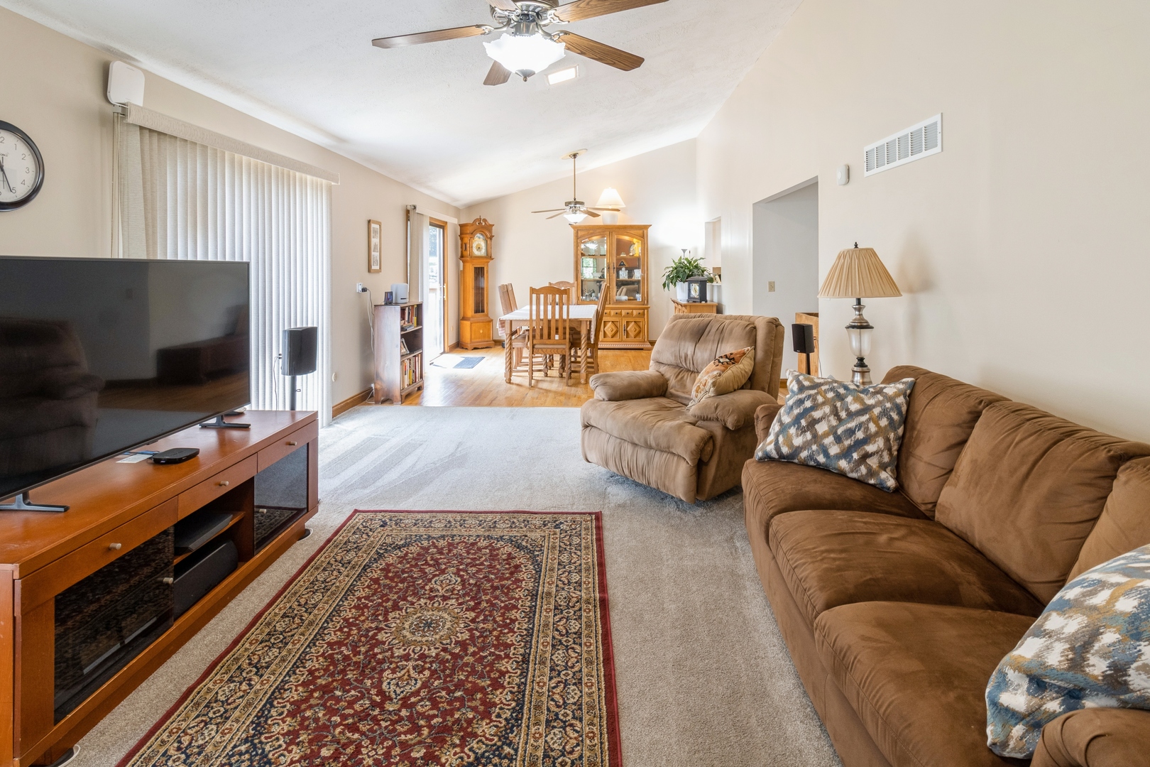 295 South Walnut Street South Elgin, IL 60177 - Photo 11 of 34