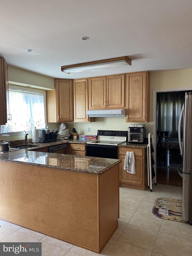 305 Surrey Road Cherry Hill, NJ 08002 - Photo 3 of 13 Gallery Image 3