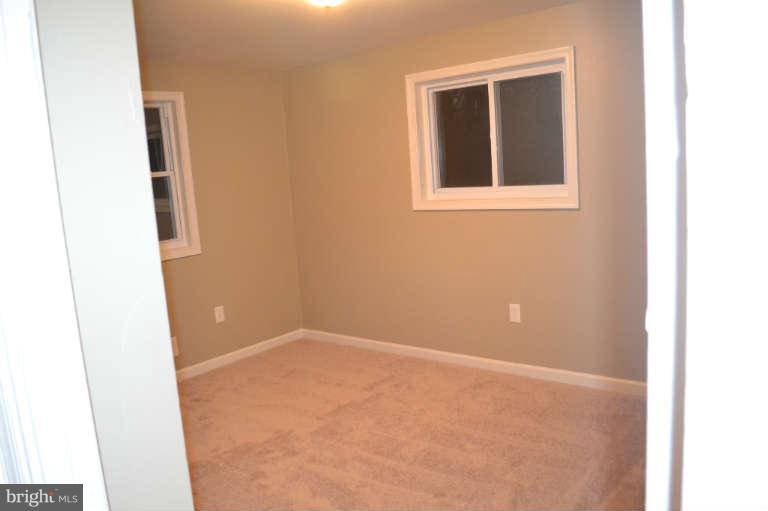 4885 Melbourne Road Baltimore, MD 21229 - Photo 14 of 23 Bedroom
