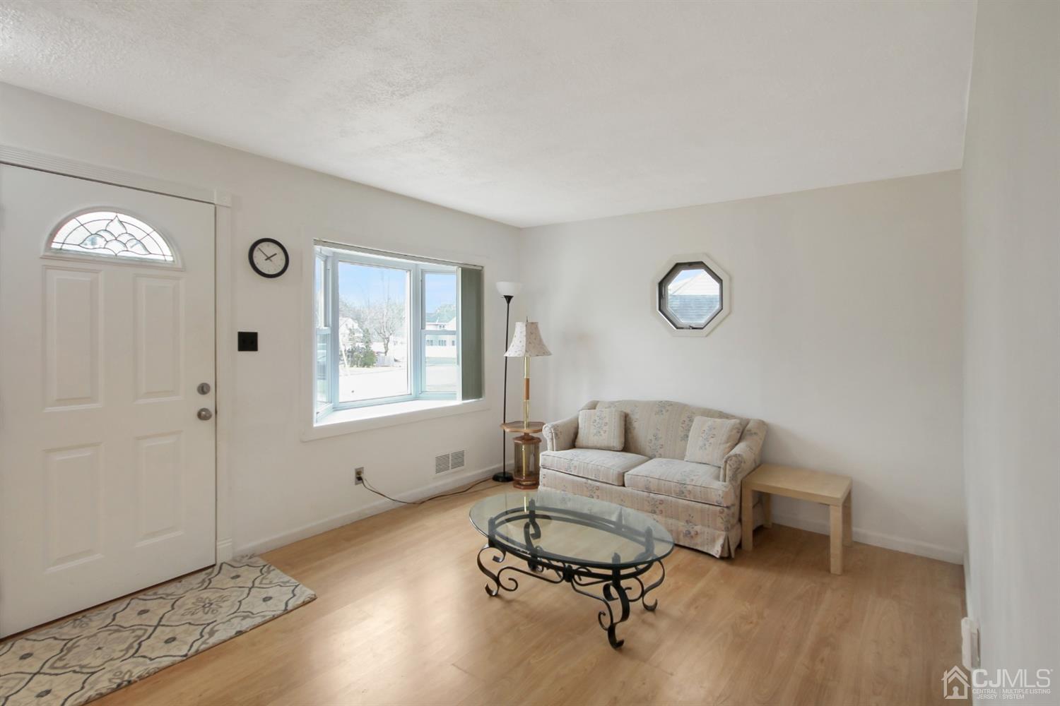 8 Preston Road East Brunswick, NJ 08816 - Photo 2 of 18 Gallery Image 2