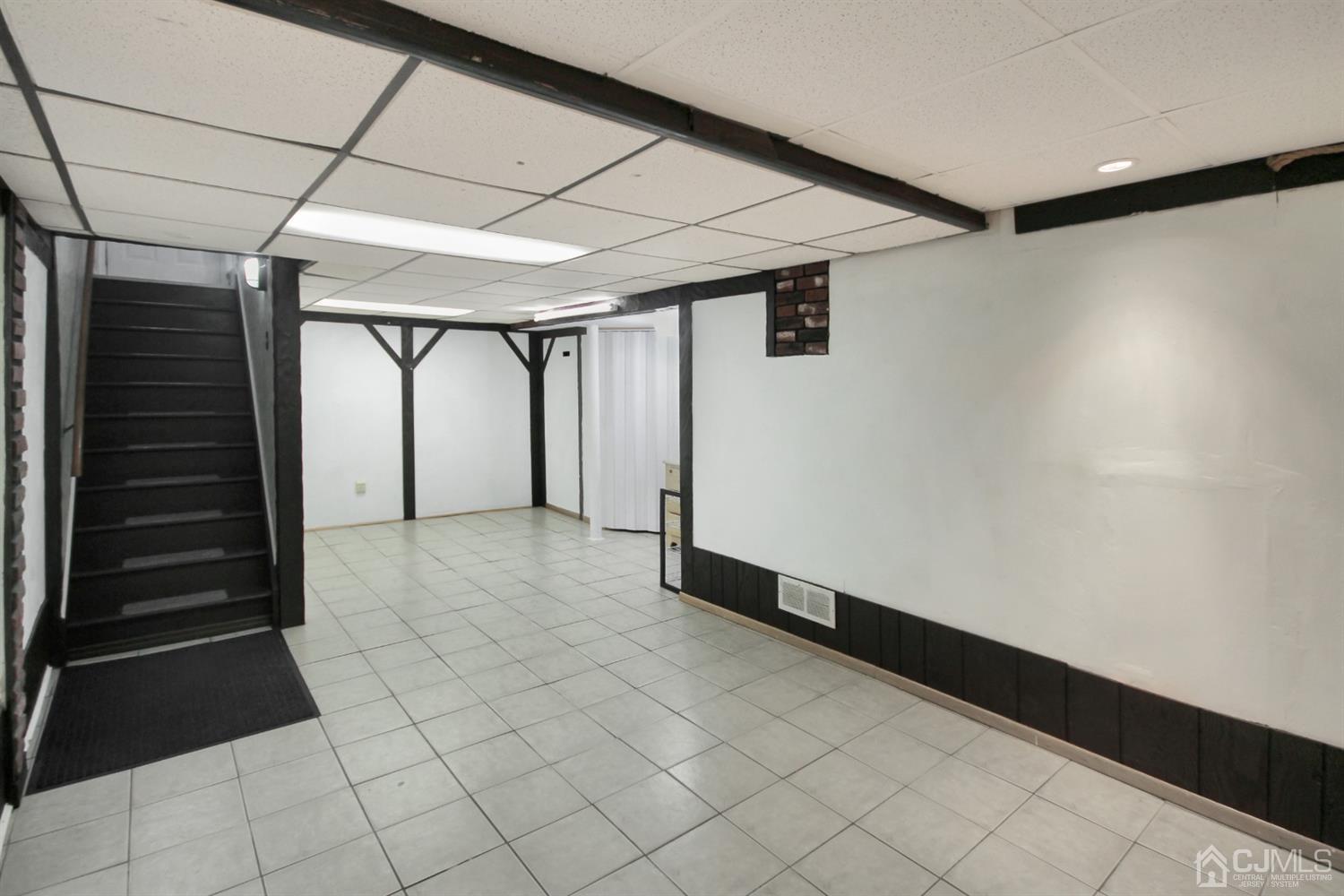 8 Preston Road East Brunswick, NJ 08816 - Photo 16 of 18 Gallery Image 16