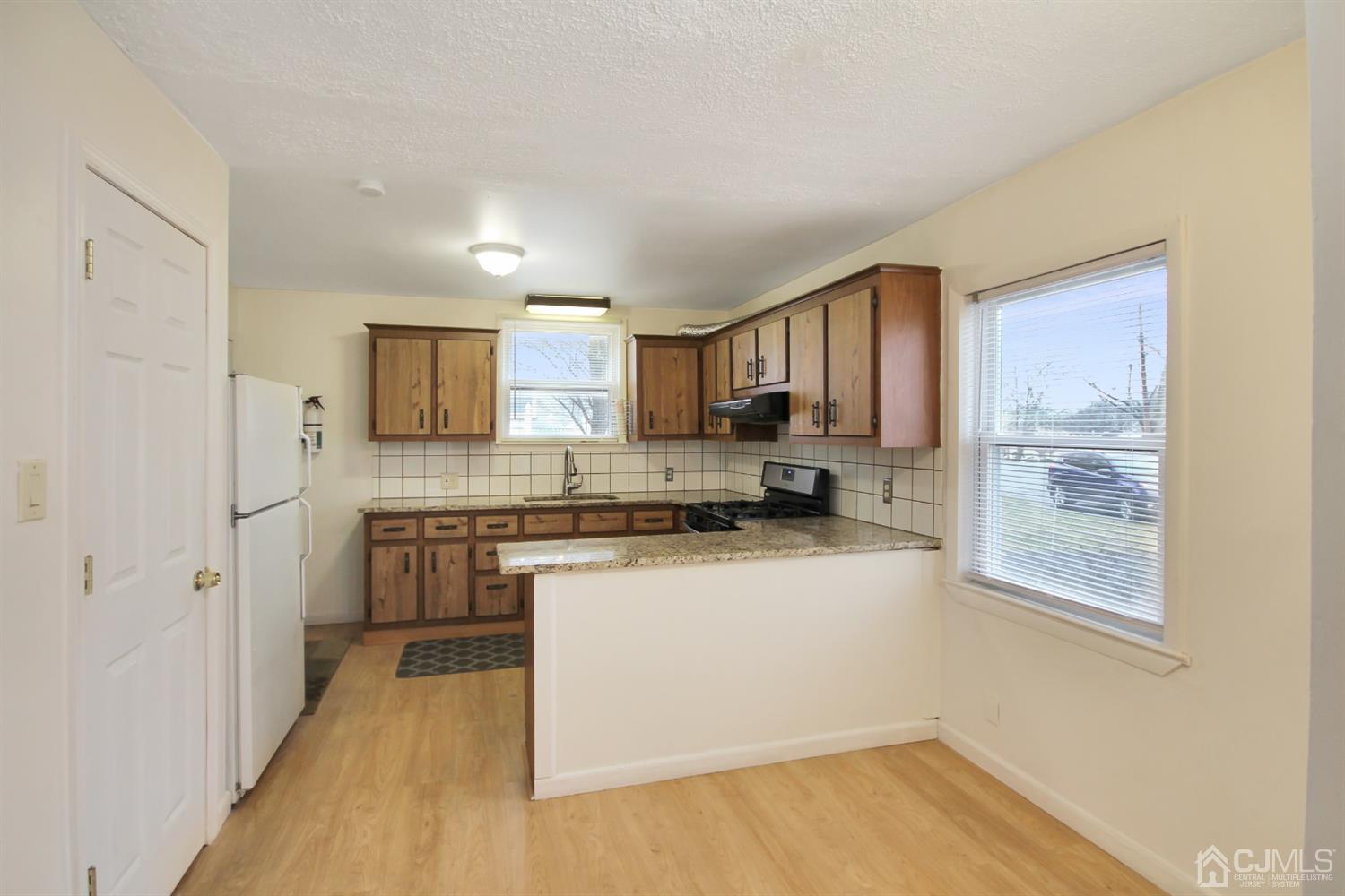 8 Preston Road East Brunswick, NJ 08816 - Photo 5 of 18 Gallery Image 5