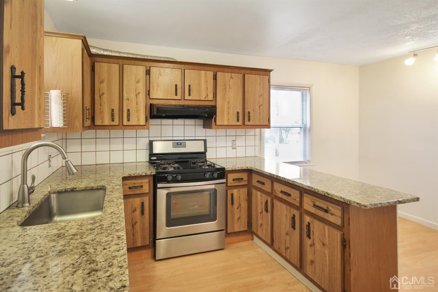 8 Preston Road East Brunswick, NJ 08816 - Photo 6 of 18 Gallery Image 6