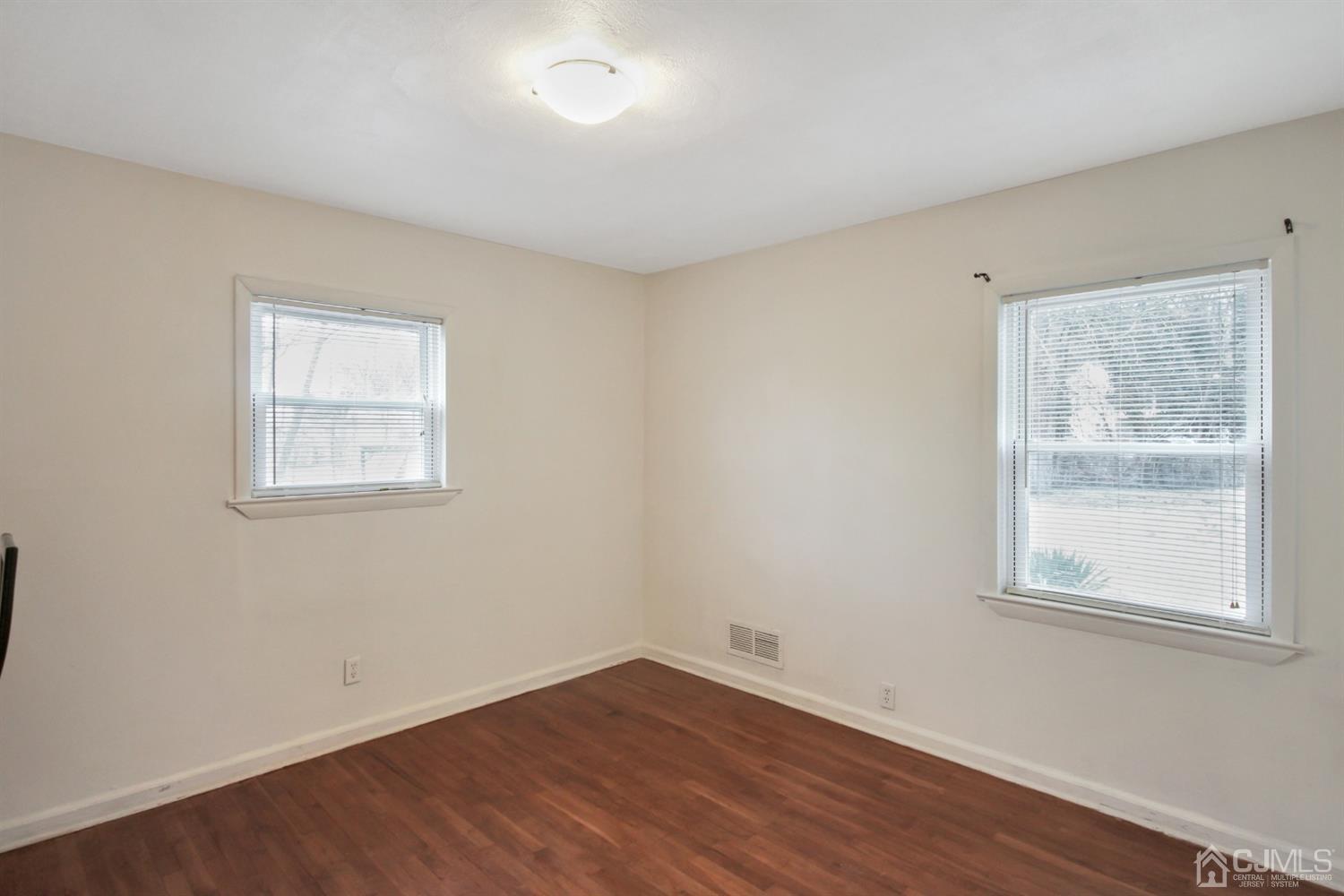 8 Preston Road East Brunswick, NJ 08816 - Photo 9 of 18 Gallery Image 9