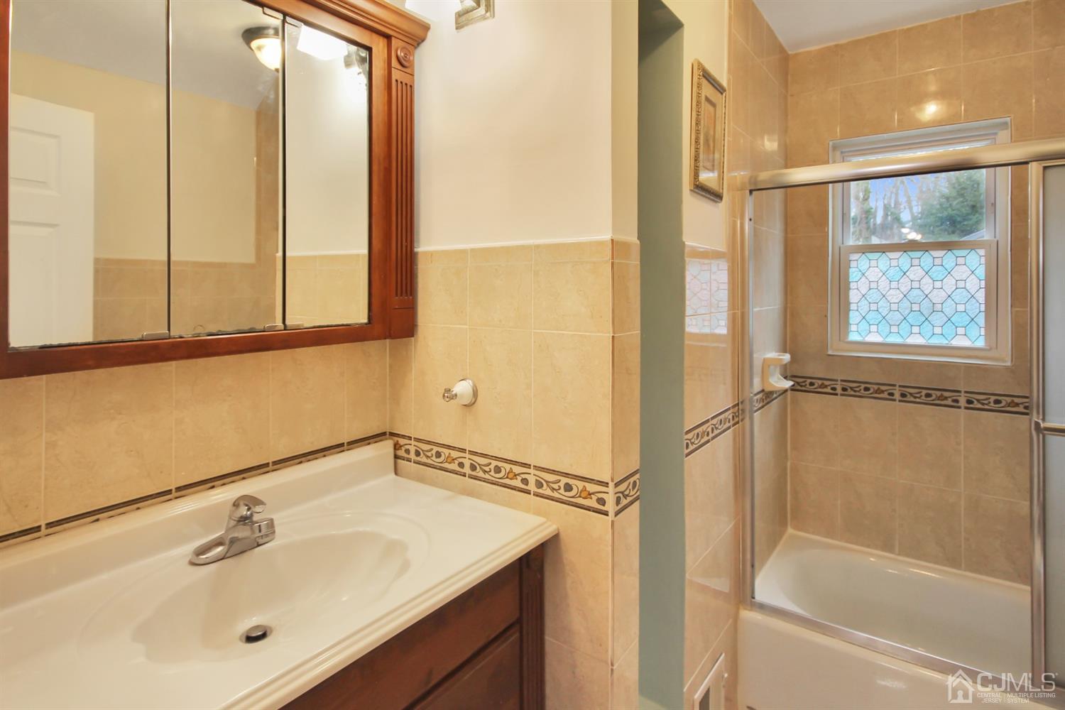 8 Preston Road East Brunswick, NJ 08816 - Photo 10 of 18 Gallery Image 10