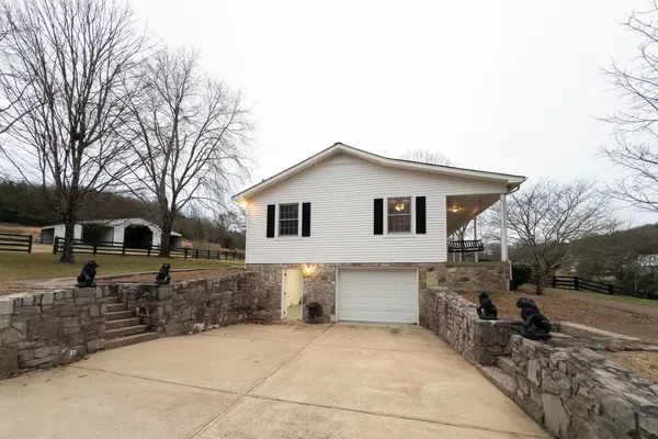 $639,900 | 6680 Walker Creek Road, Alexandria, TN 37012