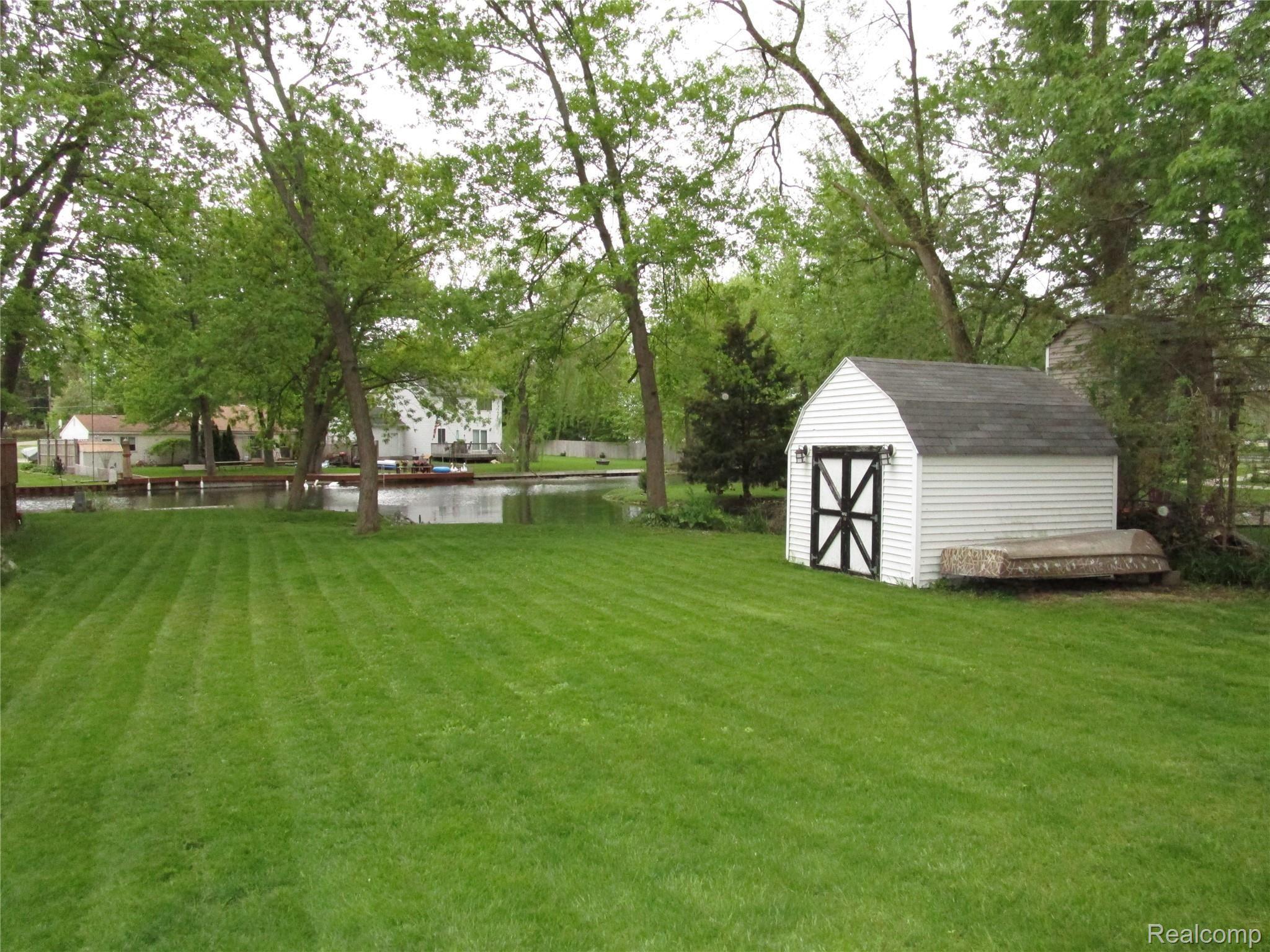 5109 Reymont Road Waterford, MI 48327 - Photo 27 of 28 IMG_8907.JPG