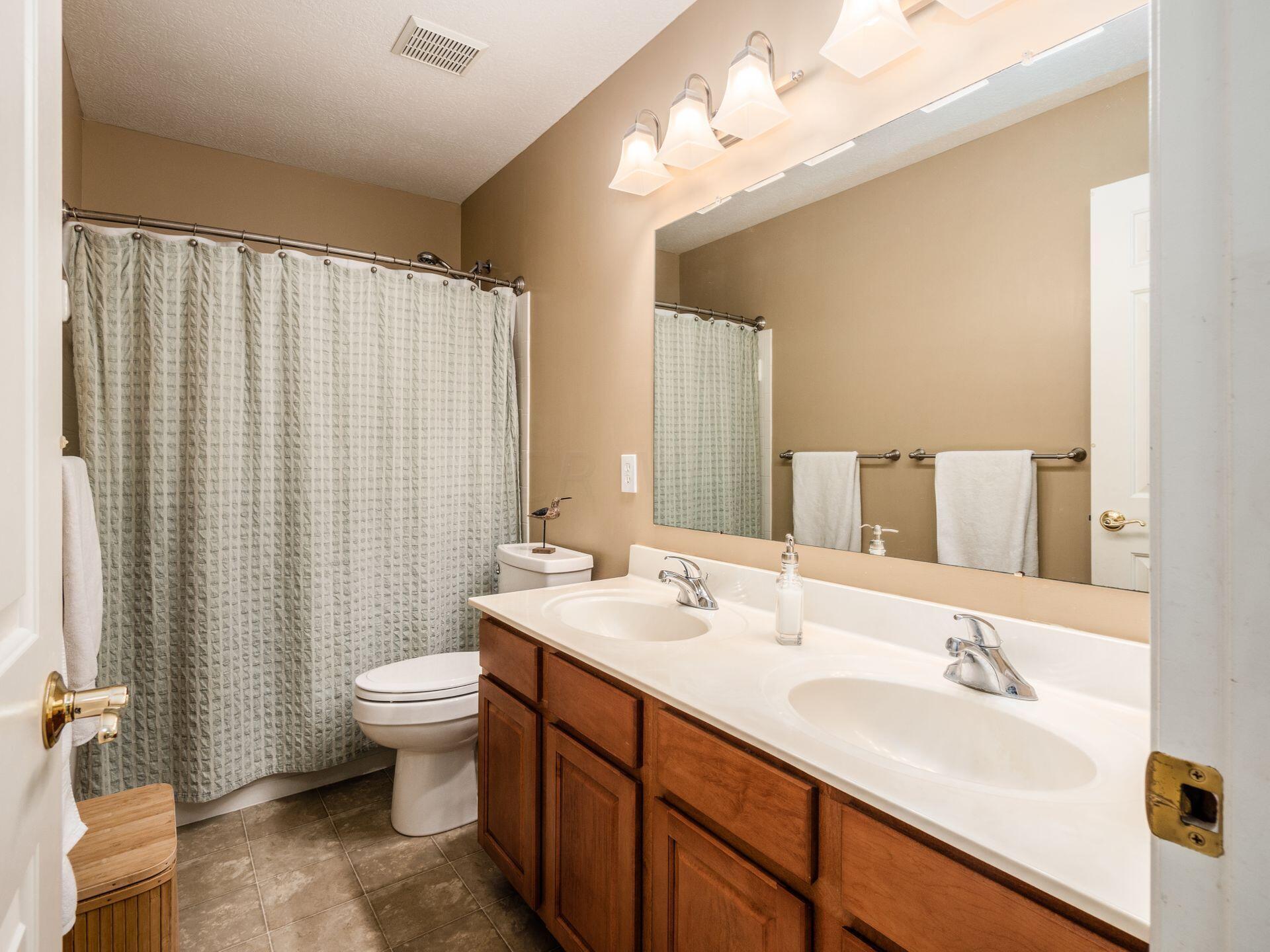 2463 Meadowshire Road Galena, OH 43021 - Photo 20 of 40 031_49_A 2463 Meadowshire 070