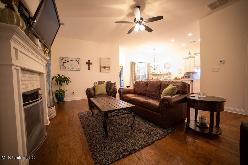 634 Beckett Cove Hernando, MS 38632 - Photo 5 of 20 Living Room Open To Kitchen & Dining