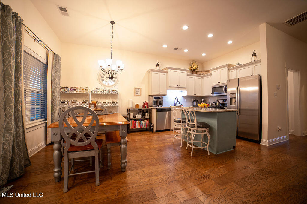 634 Beckett Cove Hernando, MS 38632 - Photo 6 of 20 Dining Space W/View Of Backyard