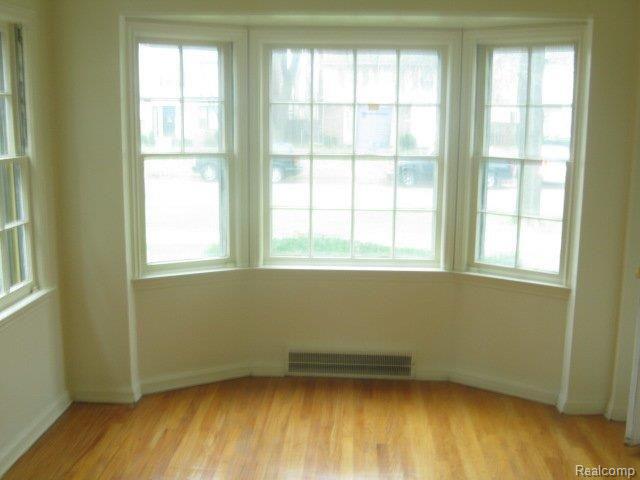 DINING ROOM.JPG