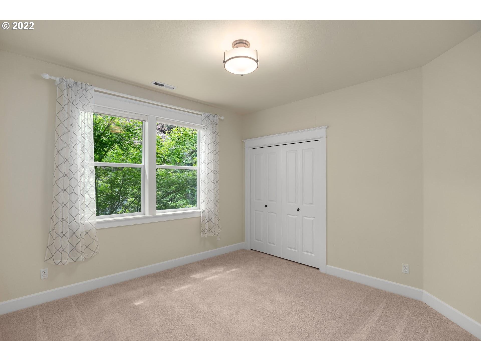 1610 Southwest Maplecrest Drive Portland, OR 97219 - Photo 24 of 32 Gallery Image 24