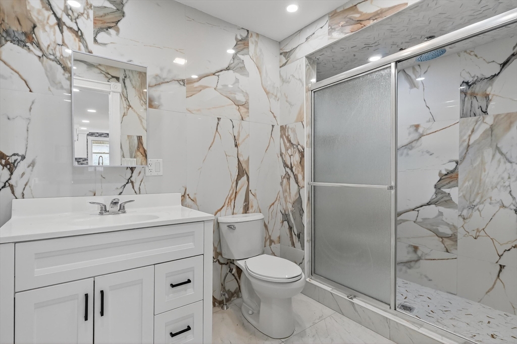 24 Railroad Street Methuen, MA 01844 - Photo 11 of 33