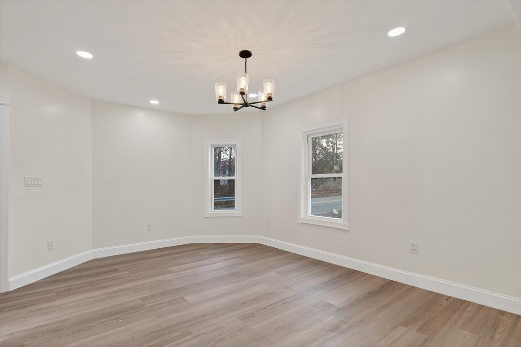 24 Railroad Street Methuen, MA 01844 - Photo 4 of 33