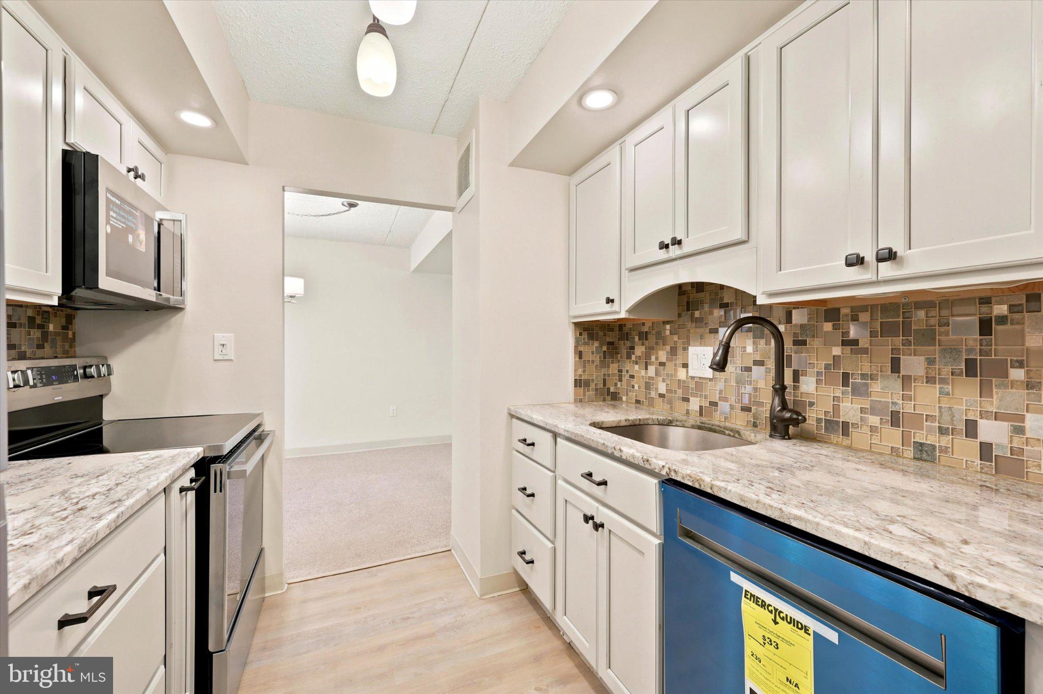 800 Avondale Road, Unit 2K Wallingford, PA 19086 - Photo 10 of 44 Modern kitchen with Brand New Appliances