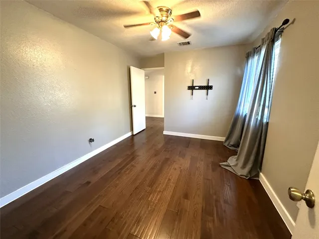 $2,400 | 13259 Kerrville Folkway, Austin, TX 78729