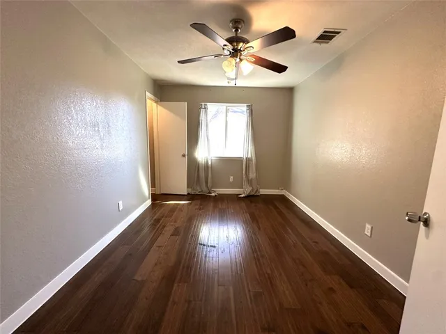 $2,400 | 13259 Kerrville Folkway, Austin, TX 78729