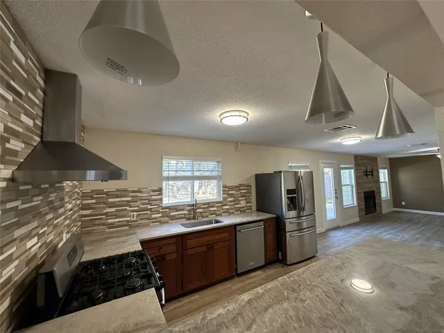 $2,400 | 13259 Kerrville Folkway, Austin, TX 78729