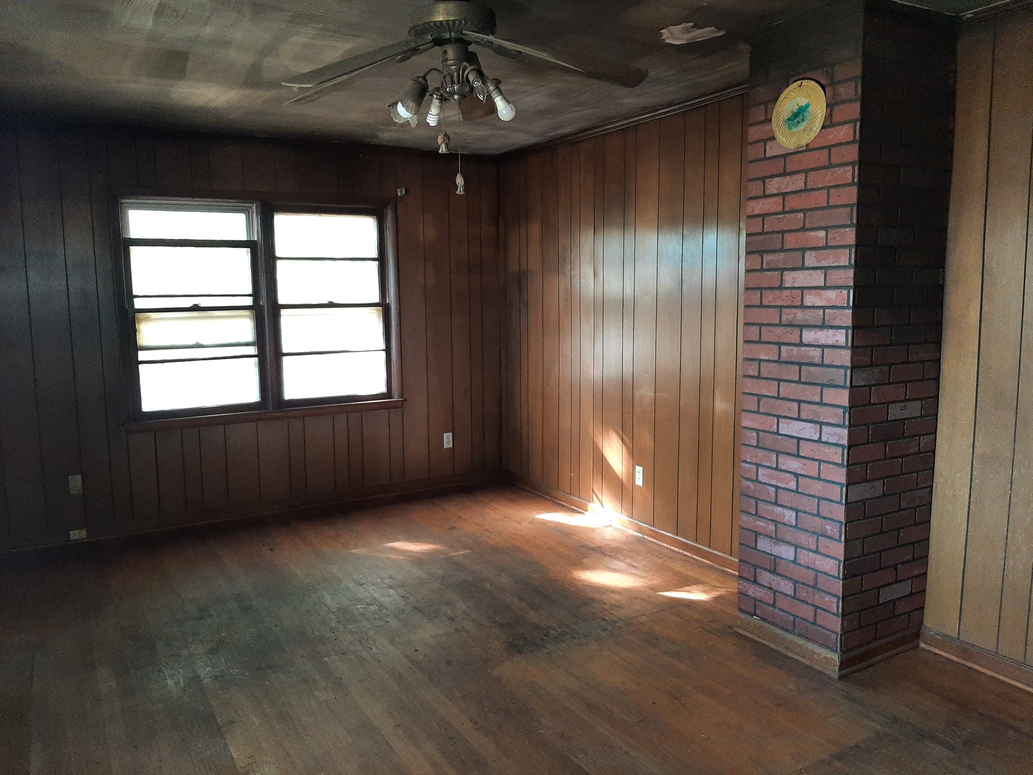 848 Cedar Grove Road Lebanon, TN 37087 - Photo 11 of 55 a view of an empty room with a window
