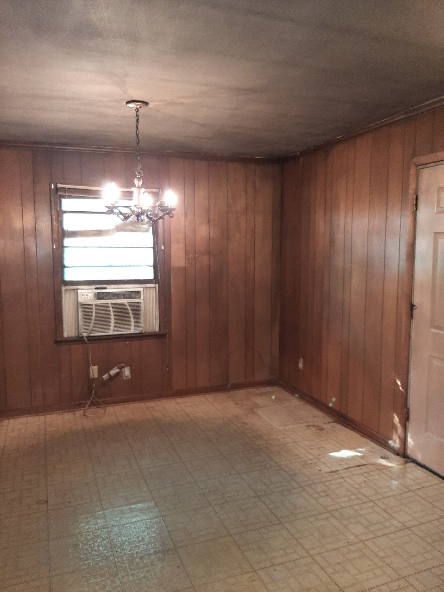 848 Cedar Grove Road Lebanon, TN 37087 - Photo 18 of 55 an empty room with a empty space and windows