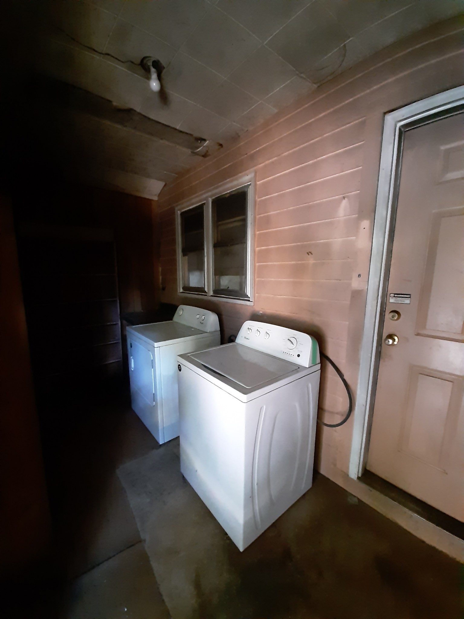 848 Cedar Grove Road Lebanon, TN 37087 - Photo 33 of 55 a view of a living room with a sink and a refrigerator