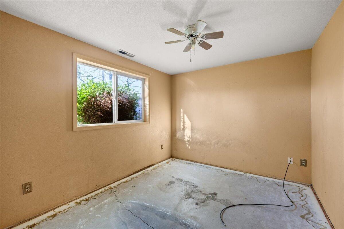 338 Joseph Street Central Point, OR 97502 - Photo 13 of 17 14-CI_4464