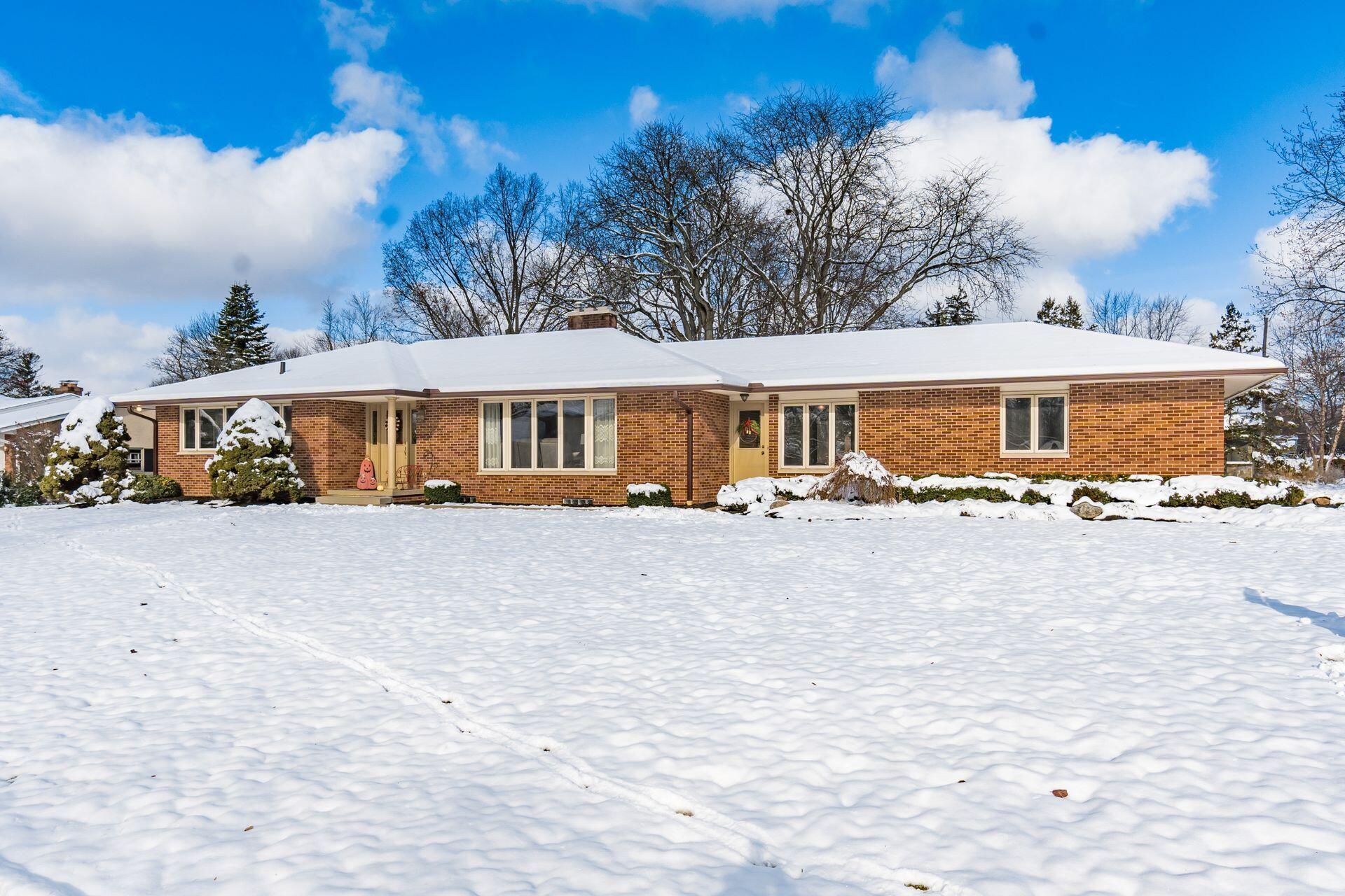 3959 Woodbridge Road Columbus, OH 43220 - Photo 4 of 45 003_5_i 3935 Woodbridge 098-2