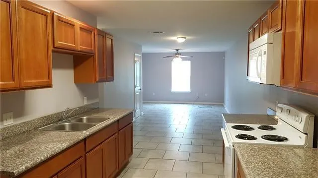 $1,700 | 3662 Clematis Street, Unit B, New Orleans, LA 70122