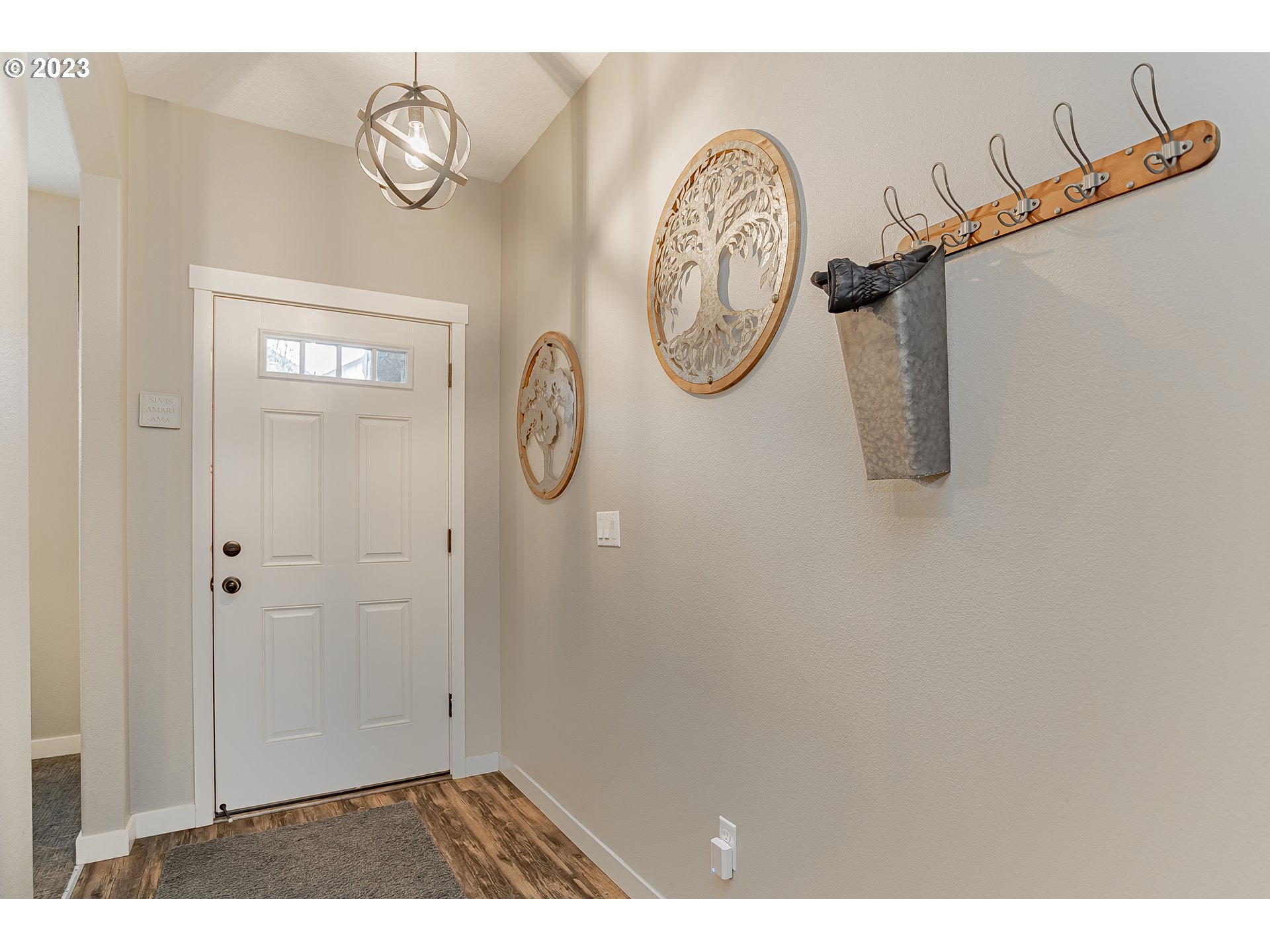 4020 North 1st Way Ridgefield, WA 98642 - Photo 3 of 32 a view of a hallway with entryway