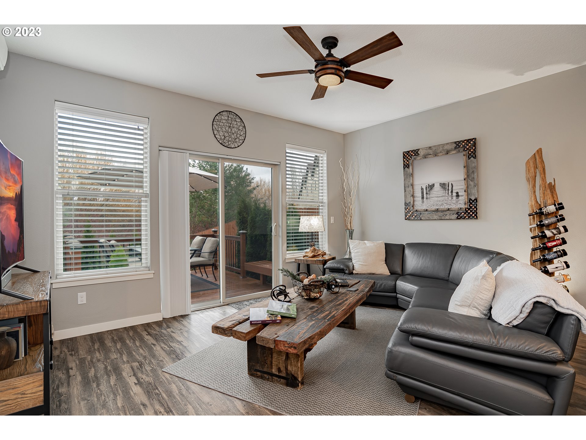 4020 North 1st Way Ridgefield, WA 98642 - Photo 8 of 32 a living room with furniture