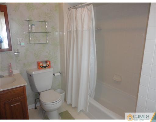 339 Georges Road Dayton, NJ 08810 - Photo 14 of 21