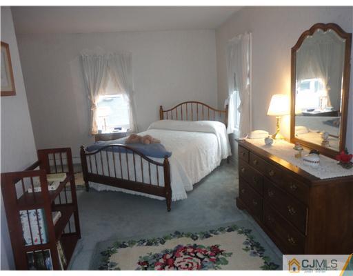 339 Georges Road Dayton, NJ 08810 - Photo 15 of 21
