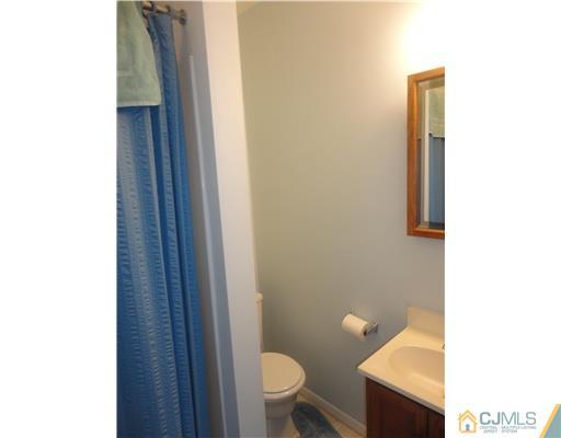 339 Georges Road Dayton, NJ 08810 - Photo 17 of 21
