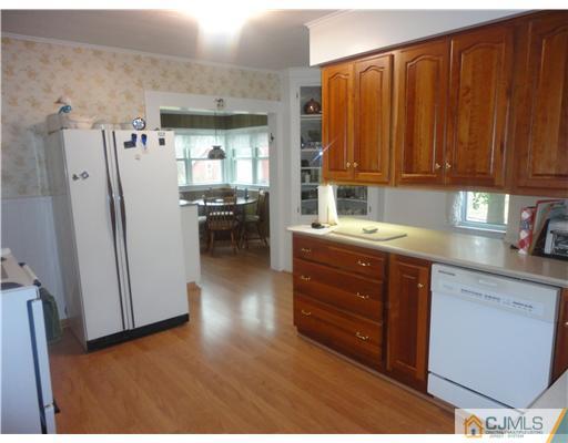 339 Georges Road Dayton, NJ 08810 - Photo 7 of 21
