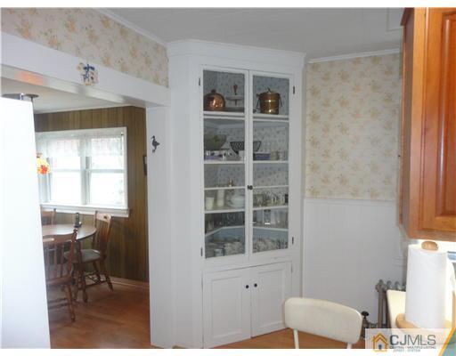 339 Georges Road Dayton, NJ 08810 - Photo 8 of 21