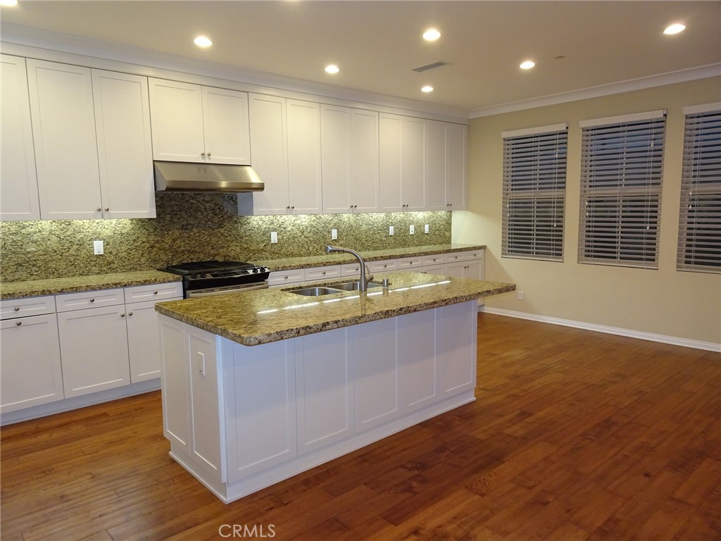 108 Oasis Irvine, CA 92620 - Photo 11 of 19