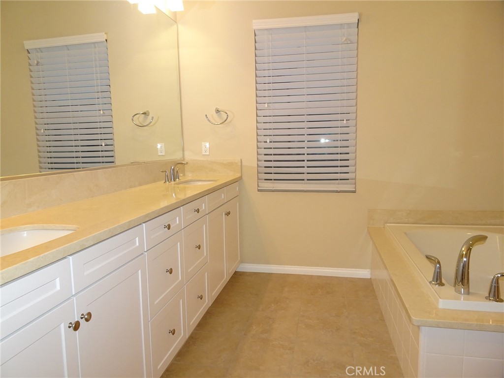 108 Oasis Irvine, CA 92620 - Photo 14 of 19