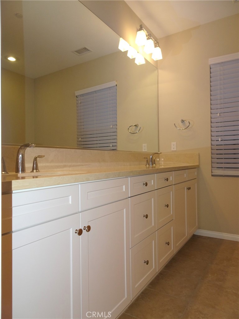 108 Oasis Irvine, CA 92620 - Photo 15 of 19