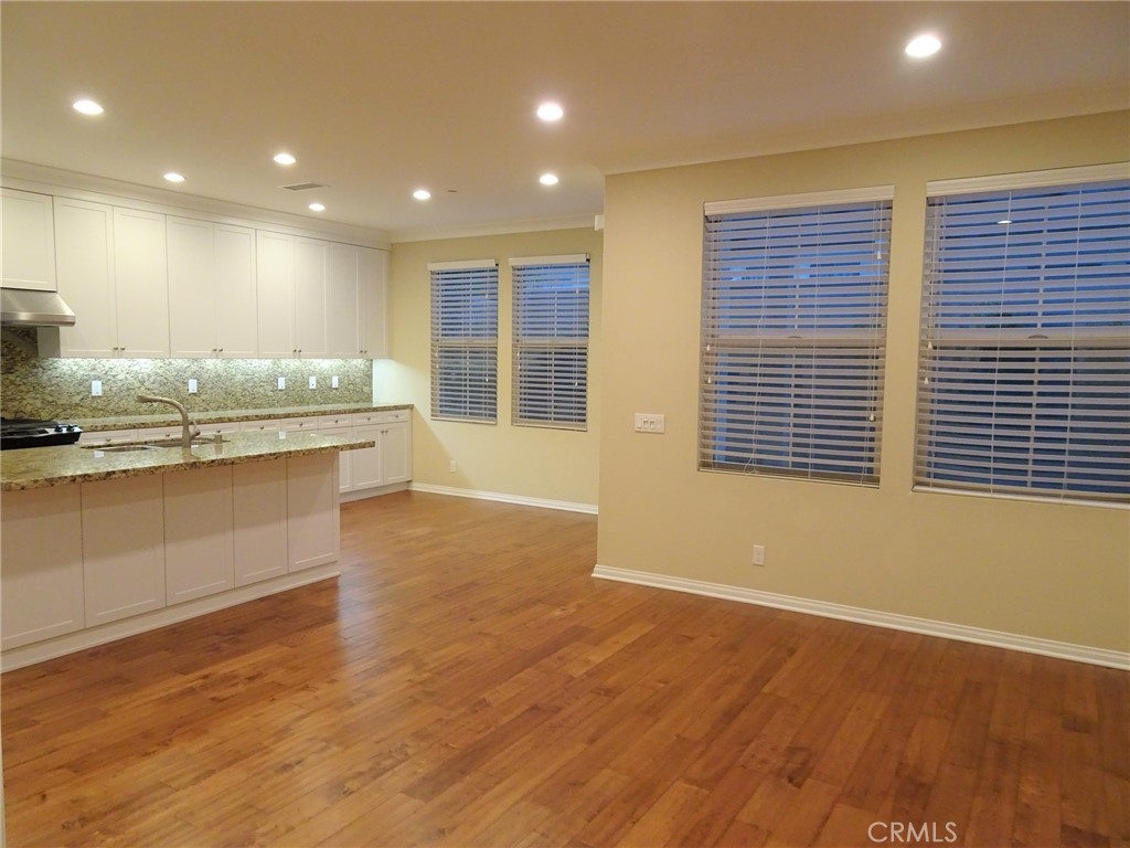 108 Oasis Irvine, CA 92620 - Photo 2 of 19