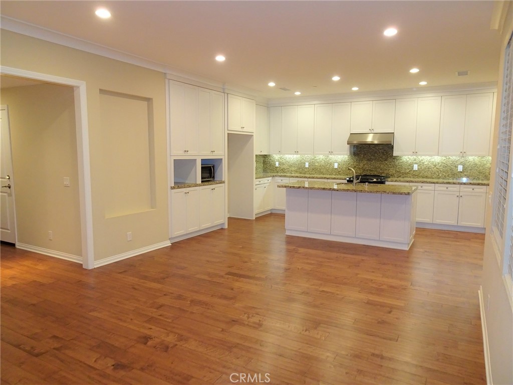 108 Oasis Irvine, CA 92620 - Photo 4 of 19