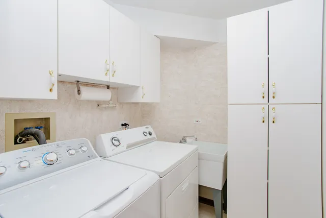 $324,900 | 1685 Mill Street, Unit 605, Des Plaines, IL 60016