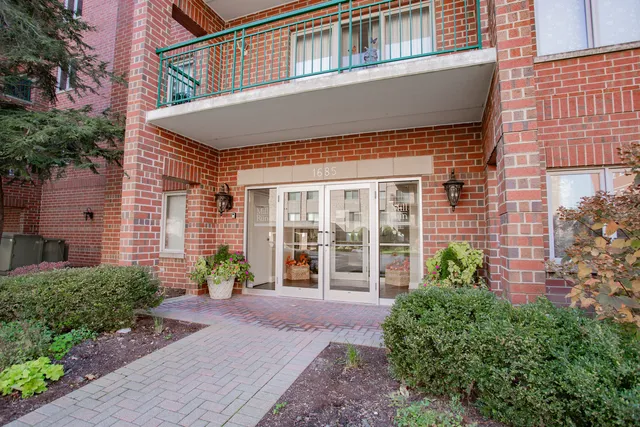 $324,900 | 1685 Mill Street, Unit 605, Des Plaines, IL 60016