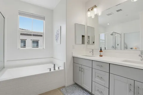 $879,000 | 1739 Vly Oak Way, Oceanside, CA 92056