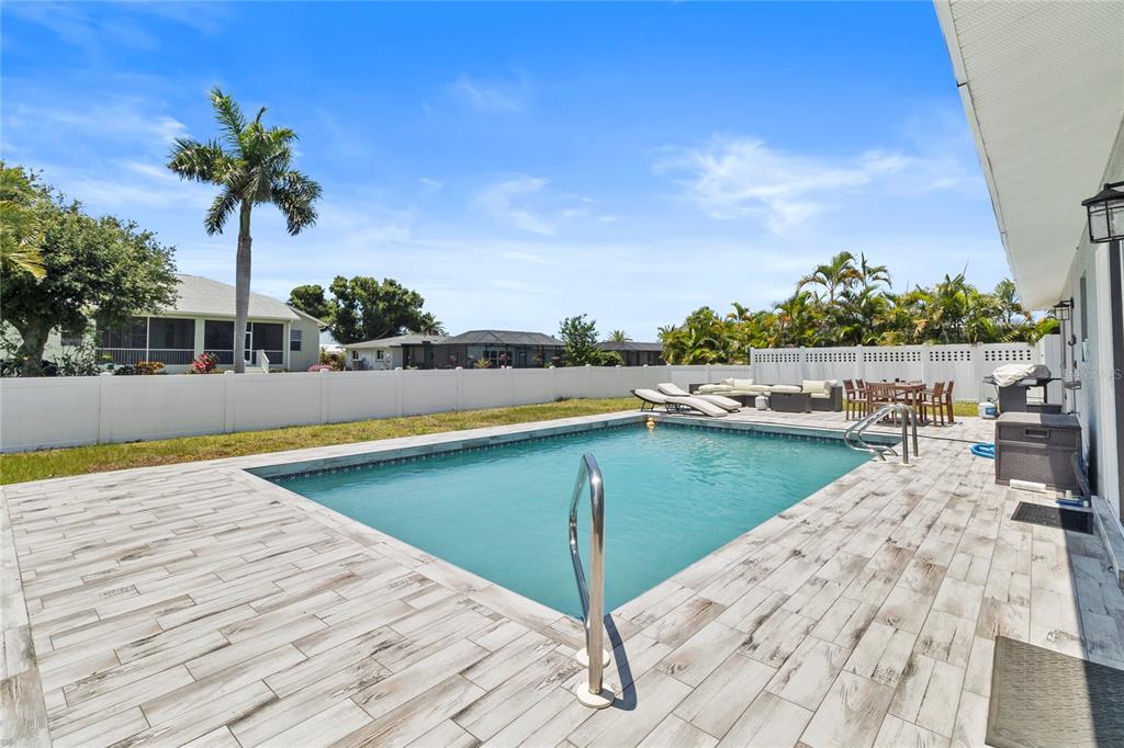 60 Golfview Road Rotonda West, FL 33947 - Photo 4 of 27 Gallery Image 4