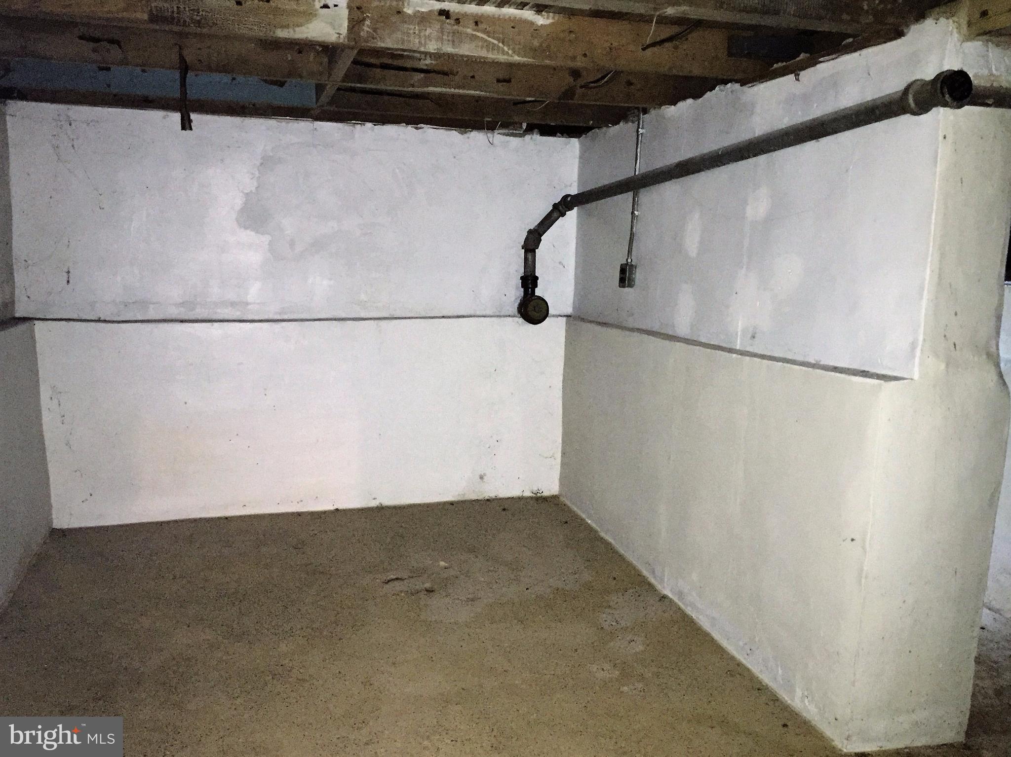 1675 Shookstown Road Frederick, MD 21702 - Photo 16 of 19 a view of a small room