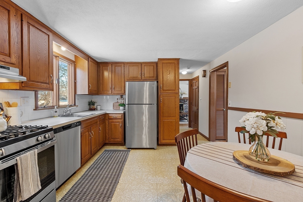 8 Heald Road Acton, MA 01720 - Photo 11 of 39 Gallery Image 11