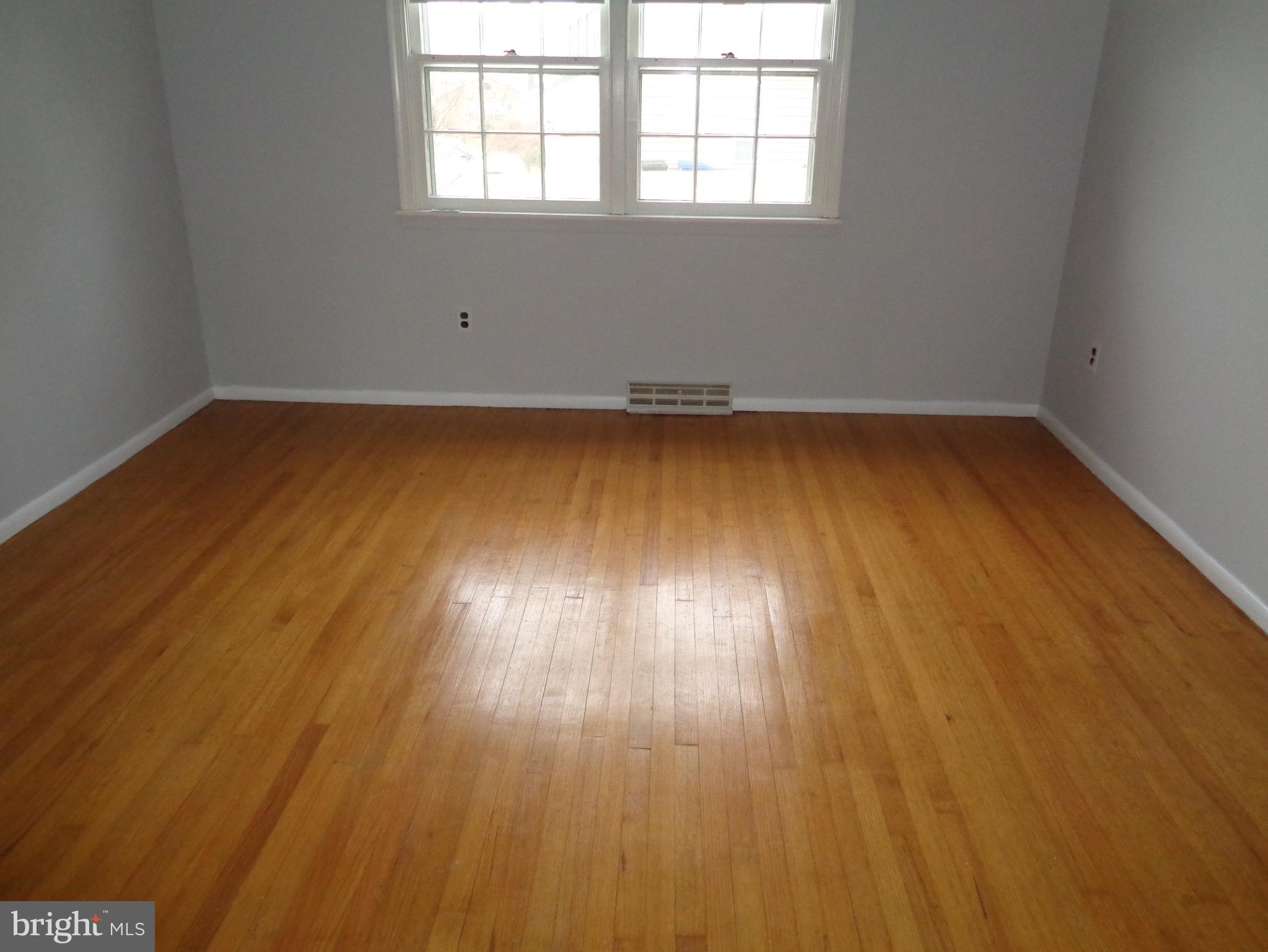 101 Shenandoah Road Cinnaminson, NJ 08077 - Photo 4 of 27 Formal Dining