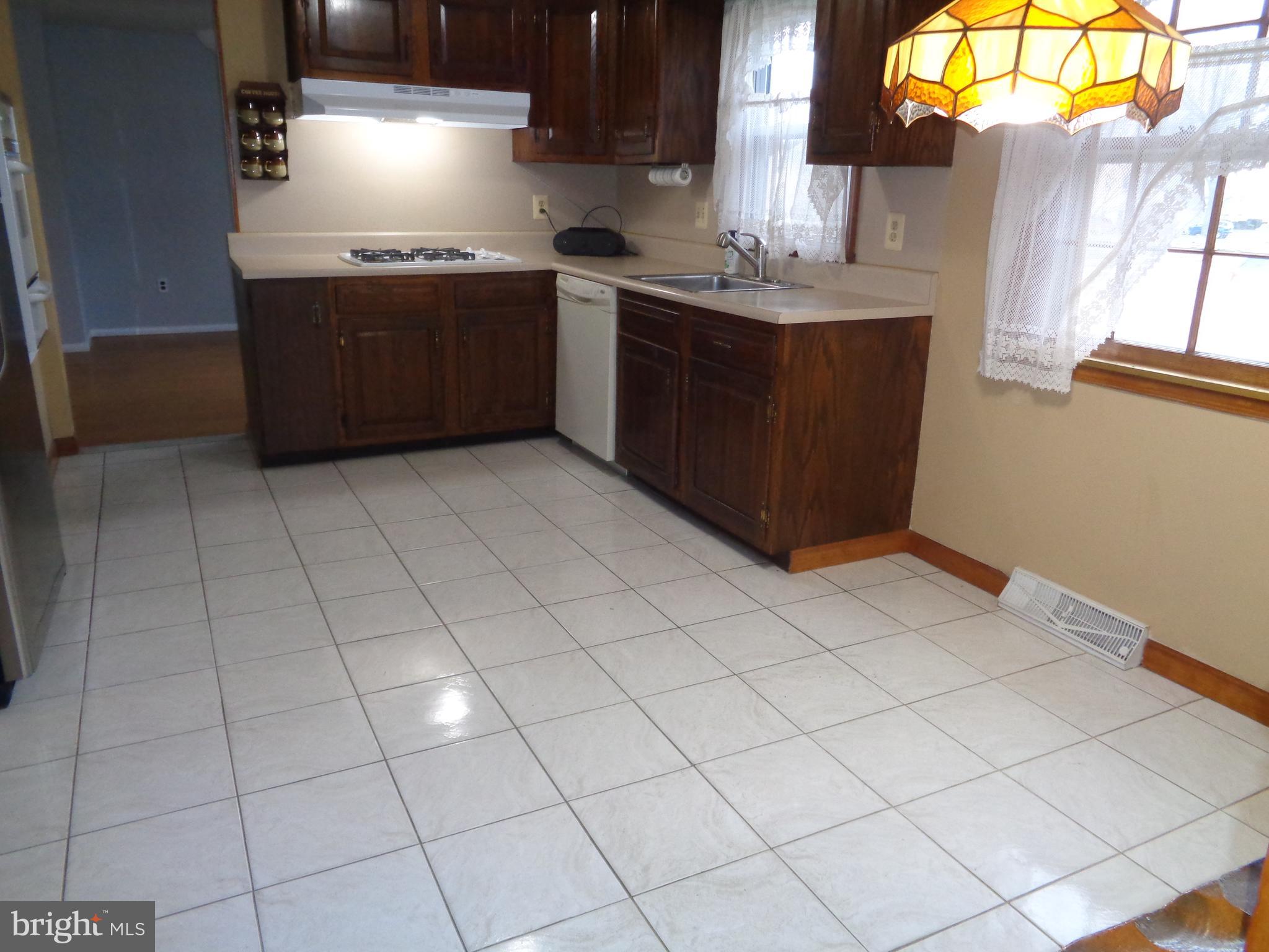 101 Shenandoah Road Cinnaminson, NJ 08077 - Photo 7 of 27 Kitchen