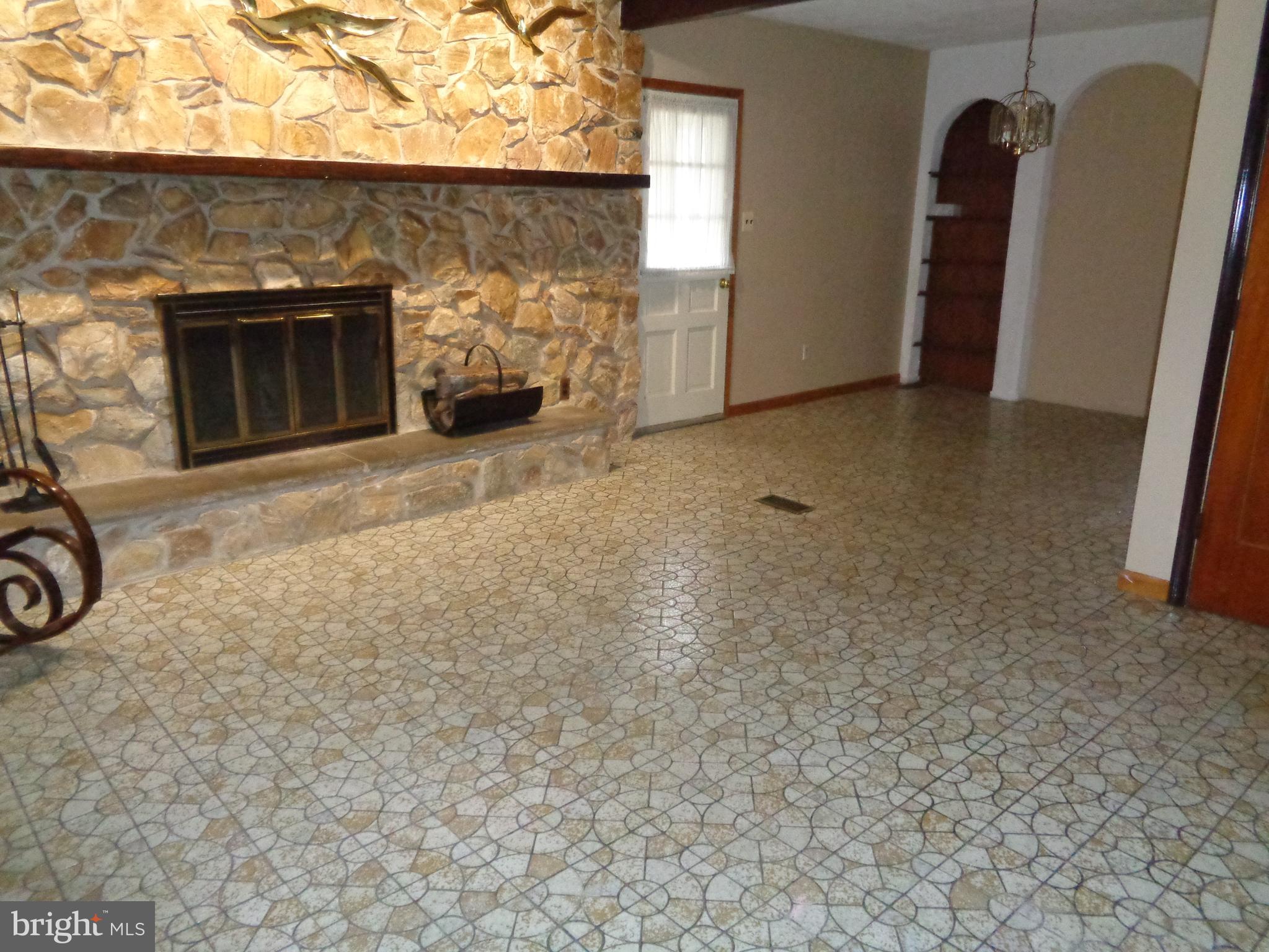 101 Shenandoah Road Cinnaminson, NJ 08077 - Photo 10 of 27 Familyroom