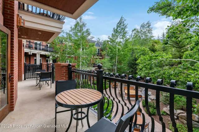 $240,000 | 415 East Dean St Unit 21 Week 10, Aspen, CO 81611